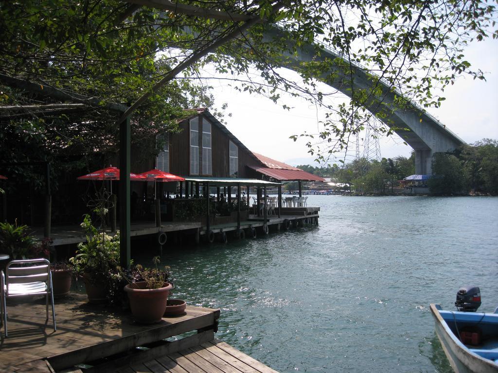 Hotel Y Restaurante Backpackers 里约杜尔塞 外观 照片