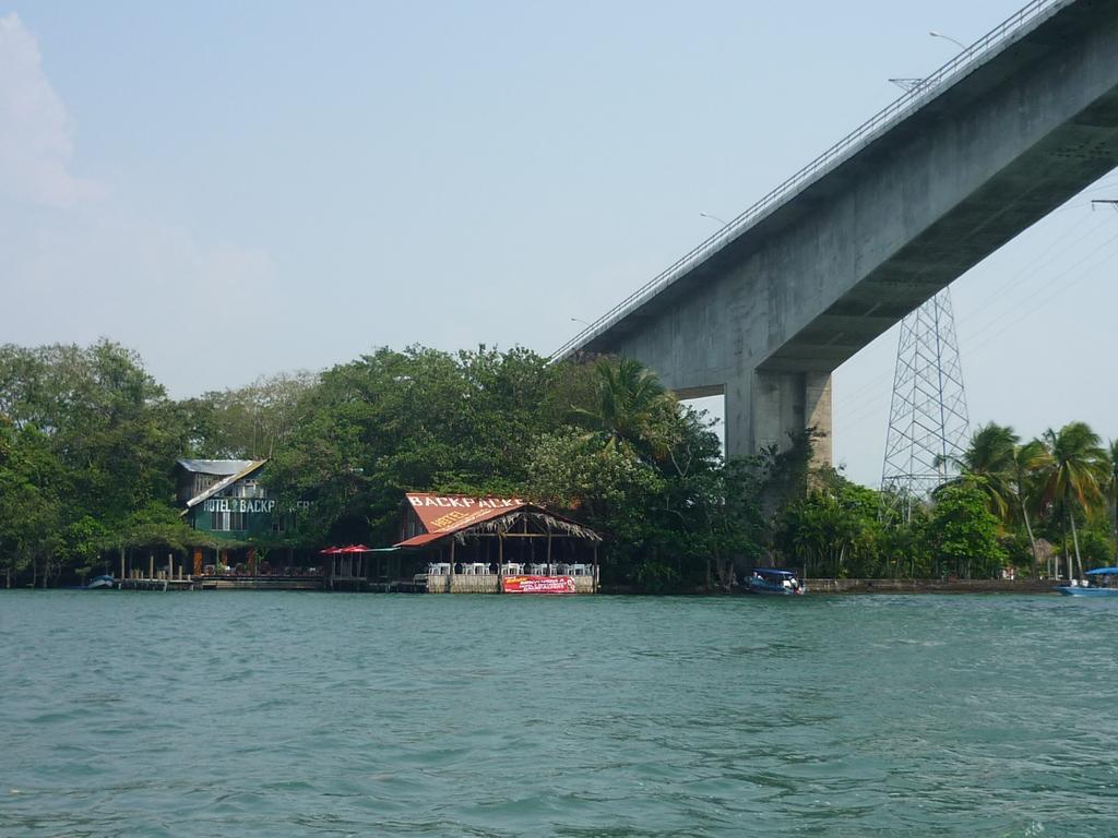 Hotel Y Restaurante Backpackers 里约杜尔塞 外观 照片
